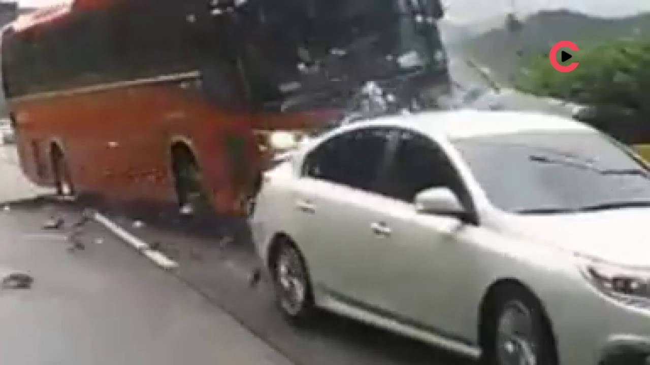 Video C] 영동고속도로 봉평 터널 추돌 사고 당시 블랙박스 영상 - Youtube