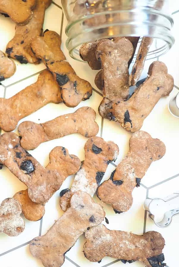 25 Best Homemade Dog Treats - Diy Dog Treat Recipes