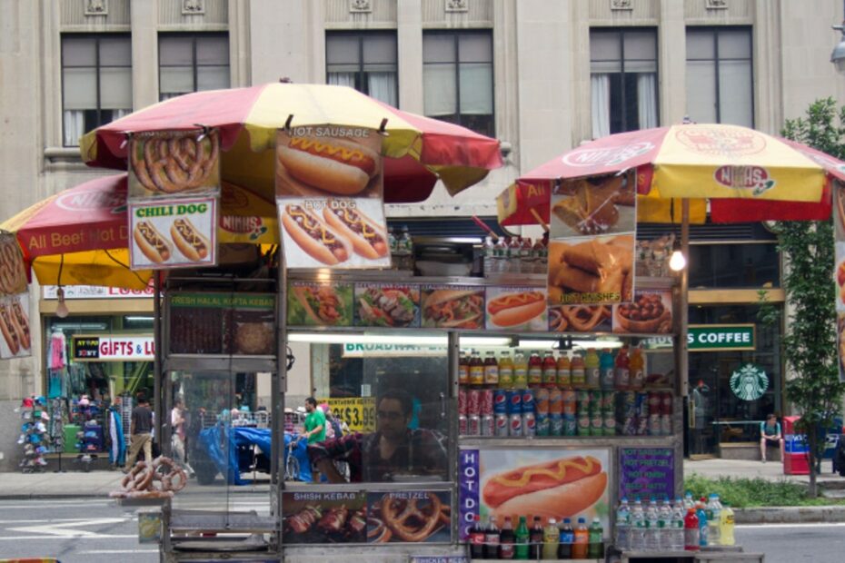 The $30 Hot Dog: New York Street Vendor Caught Ripping Off Tourists | Fox  News