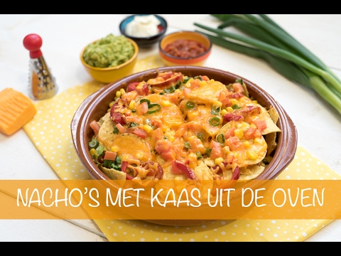 Nacho's met kaas uit de oven (inclusief 3 dips!)